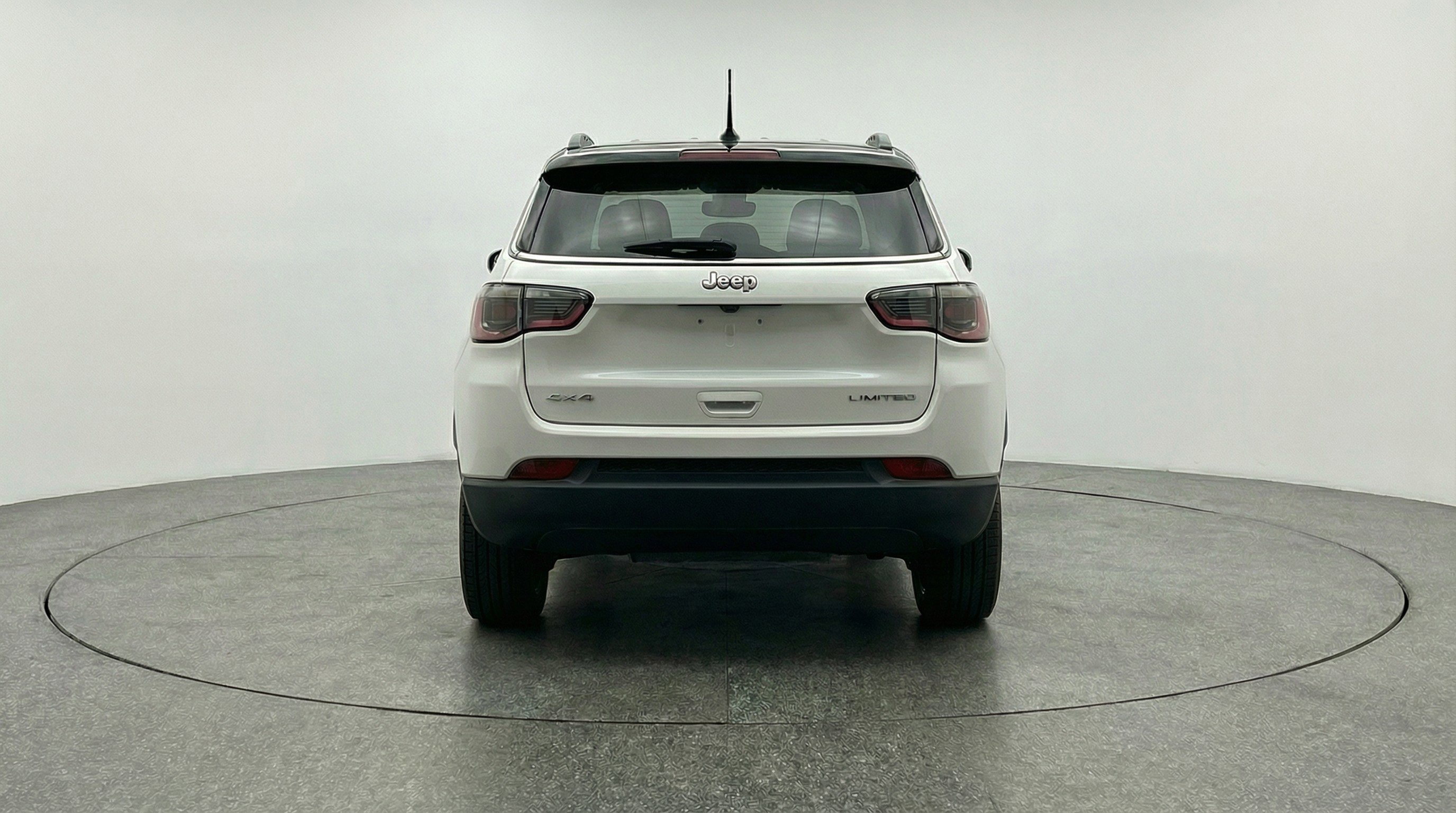 Used 2025 Jeep Compass Trailhawk AWD/4WD image 7