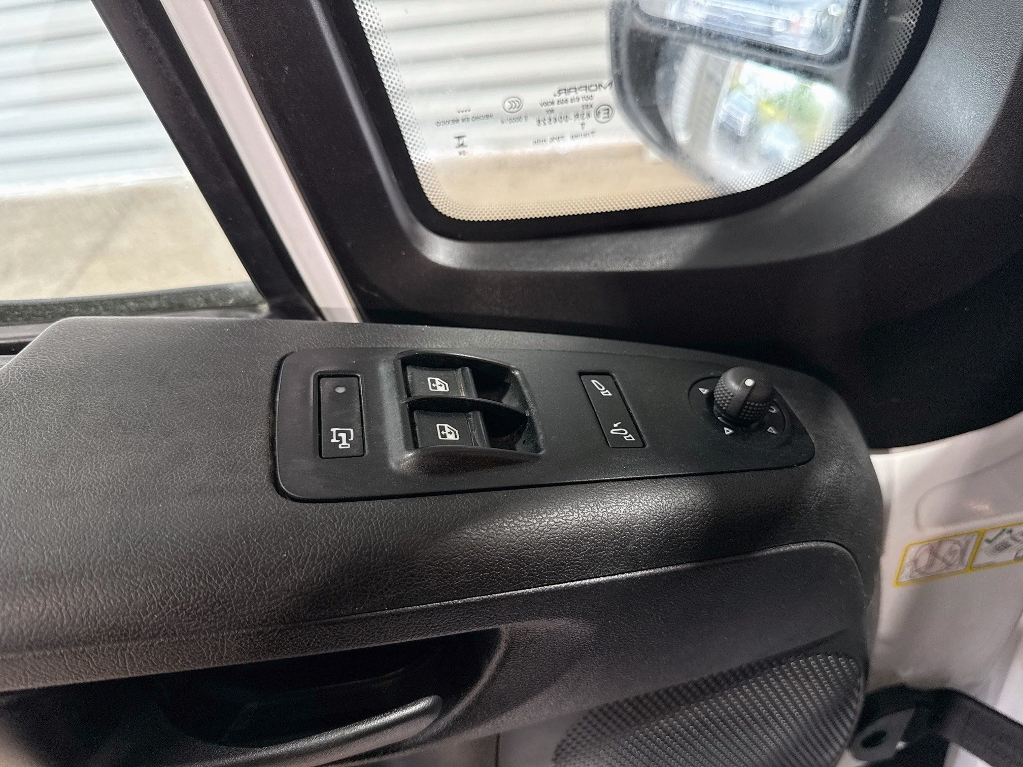 Used 2025 RAM ProMaster 2500 w/ Convenience Group FWD image 23