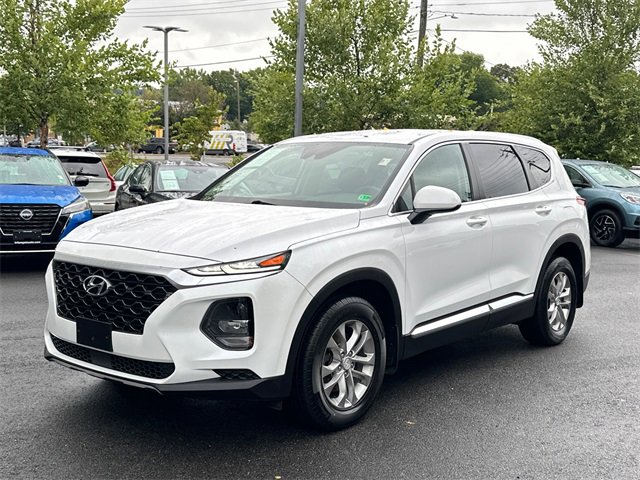 Used 2019 Hyundai Santa Fe SE image 2