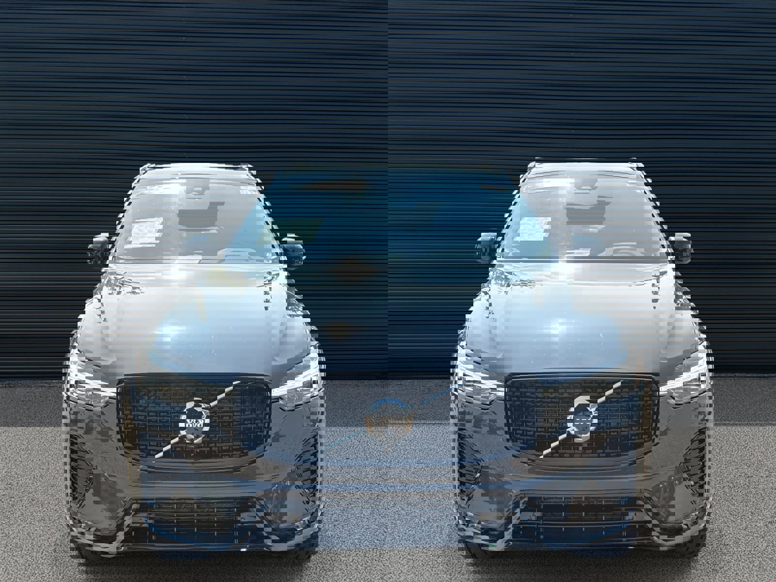 Certified 2025 Volvo XC60 B5 Plus w/ Climate Package image 2