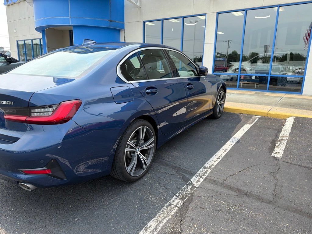 Used 2021 BMW 330i xDrive Sedan w/ Premium Package AWD/4WD image 8