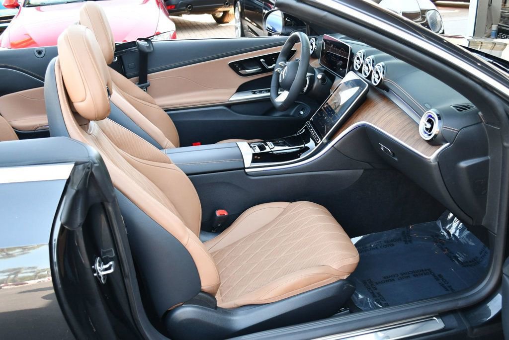 Used 2024 Mercedes-Benz CLE 450 4MATIC Cabriolet image 57