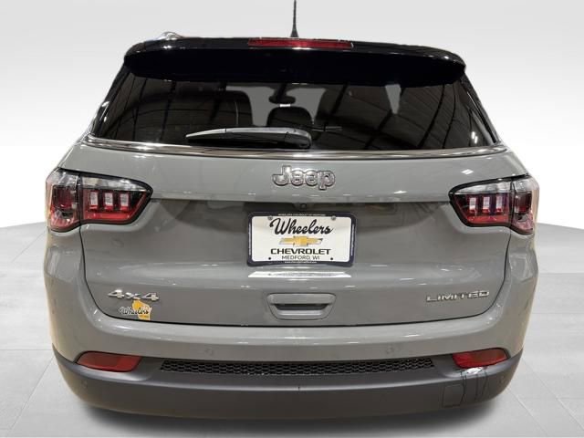 Used 2024 Jeep Compass Limited image 4