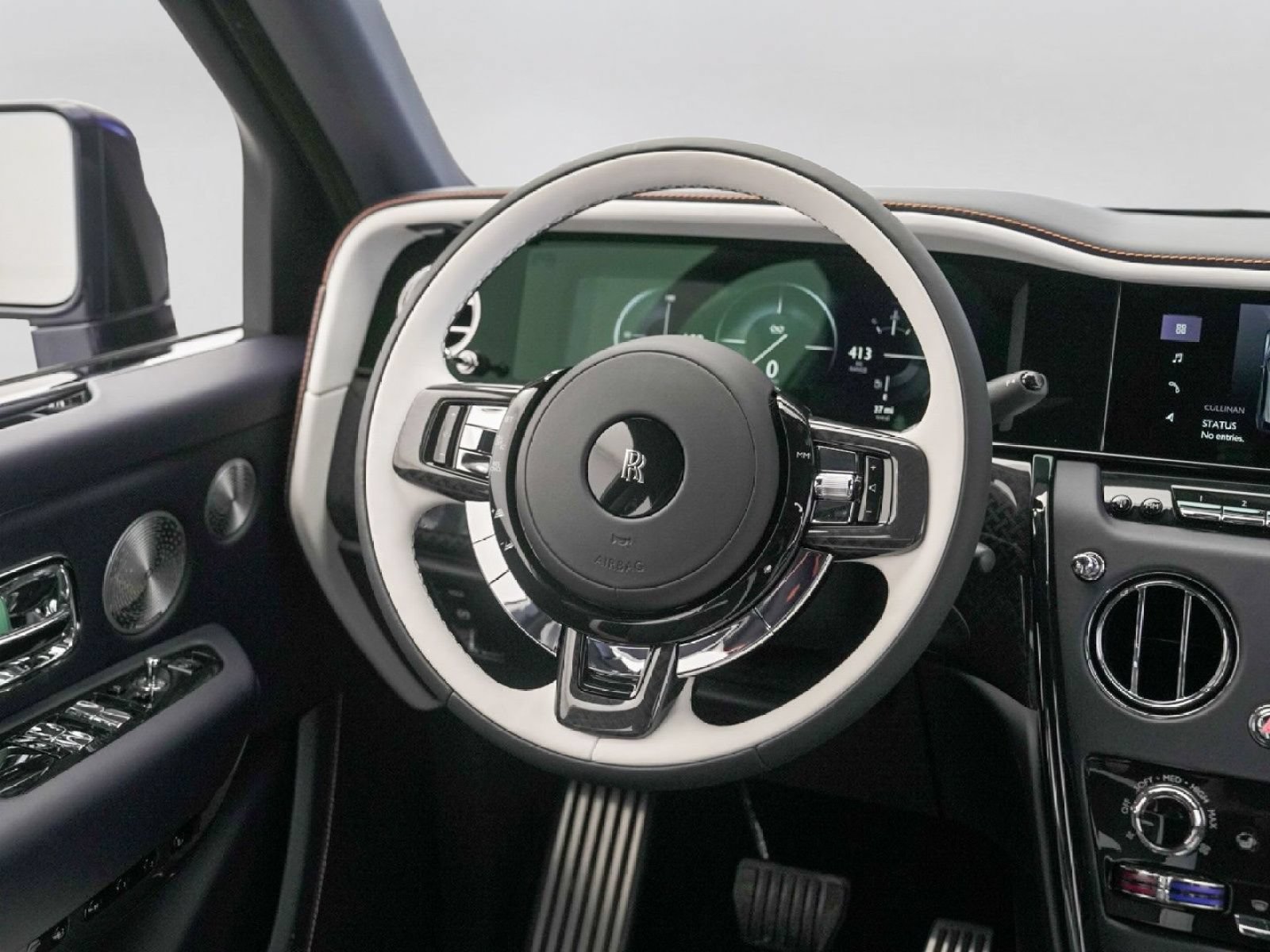 New 2026 Rolls-Royce Cullinan Black Badge AWD/4WD image 43