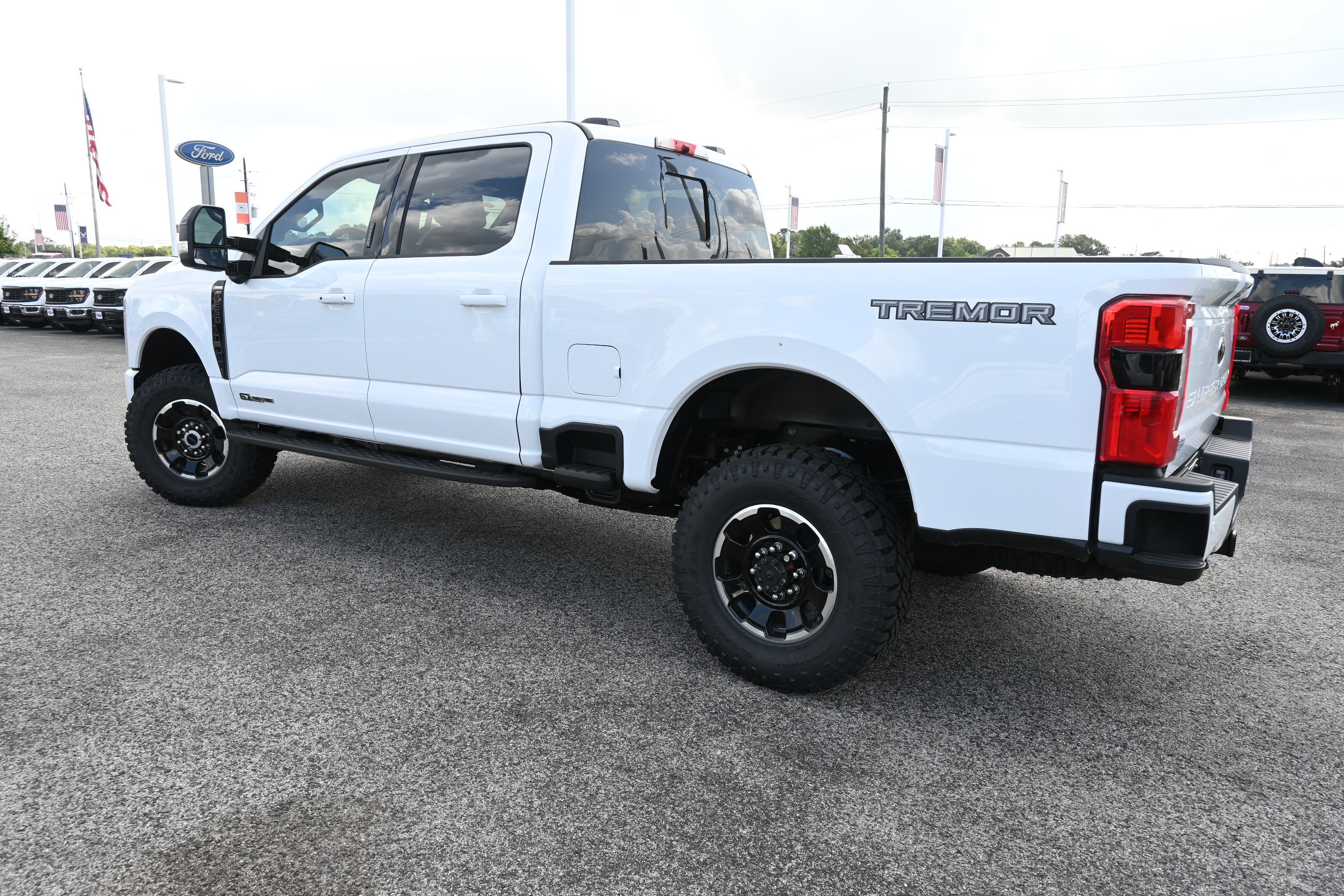 New 2026 Ford F250 Lariat w/ Tremor Off-Road Package AWD/4WD image 7