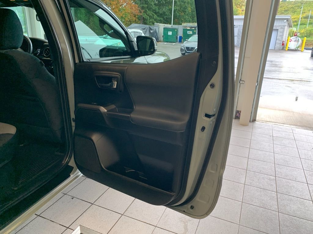 Used 2023 Toyota Tacoma TRD Off-Road image 12