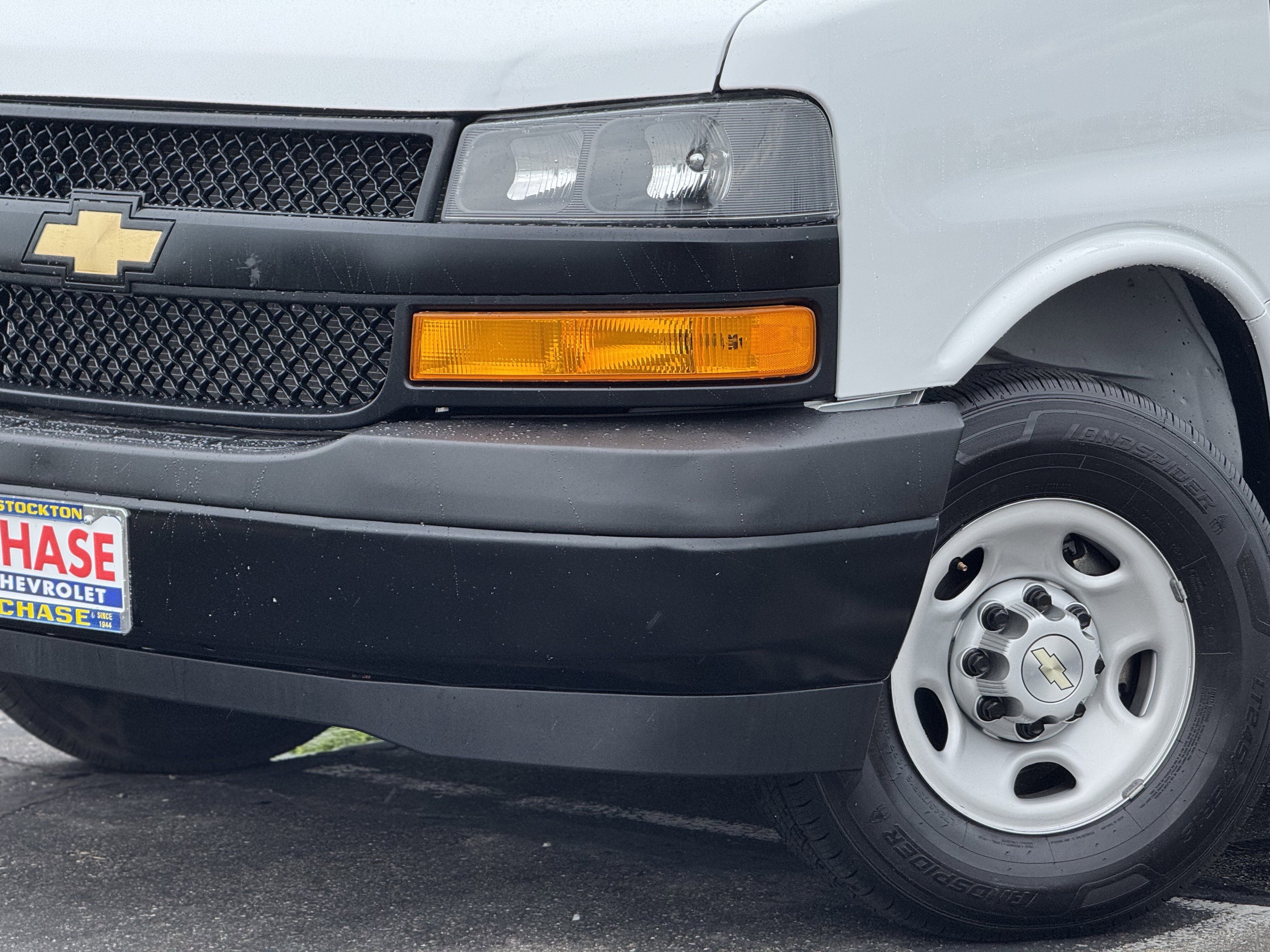 Used 2023 Chevrolet Express 3500 LS image 3