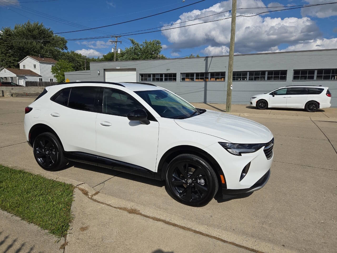 Used 2023 Buick Envision Preferred image 7