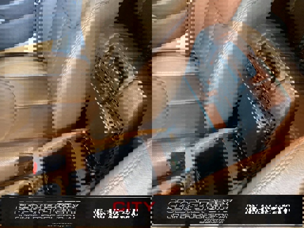 Used 2018 Jeep Wrangler Unlimited Sahara w/ Connectivity Group image 26