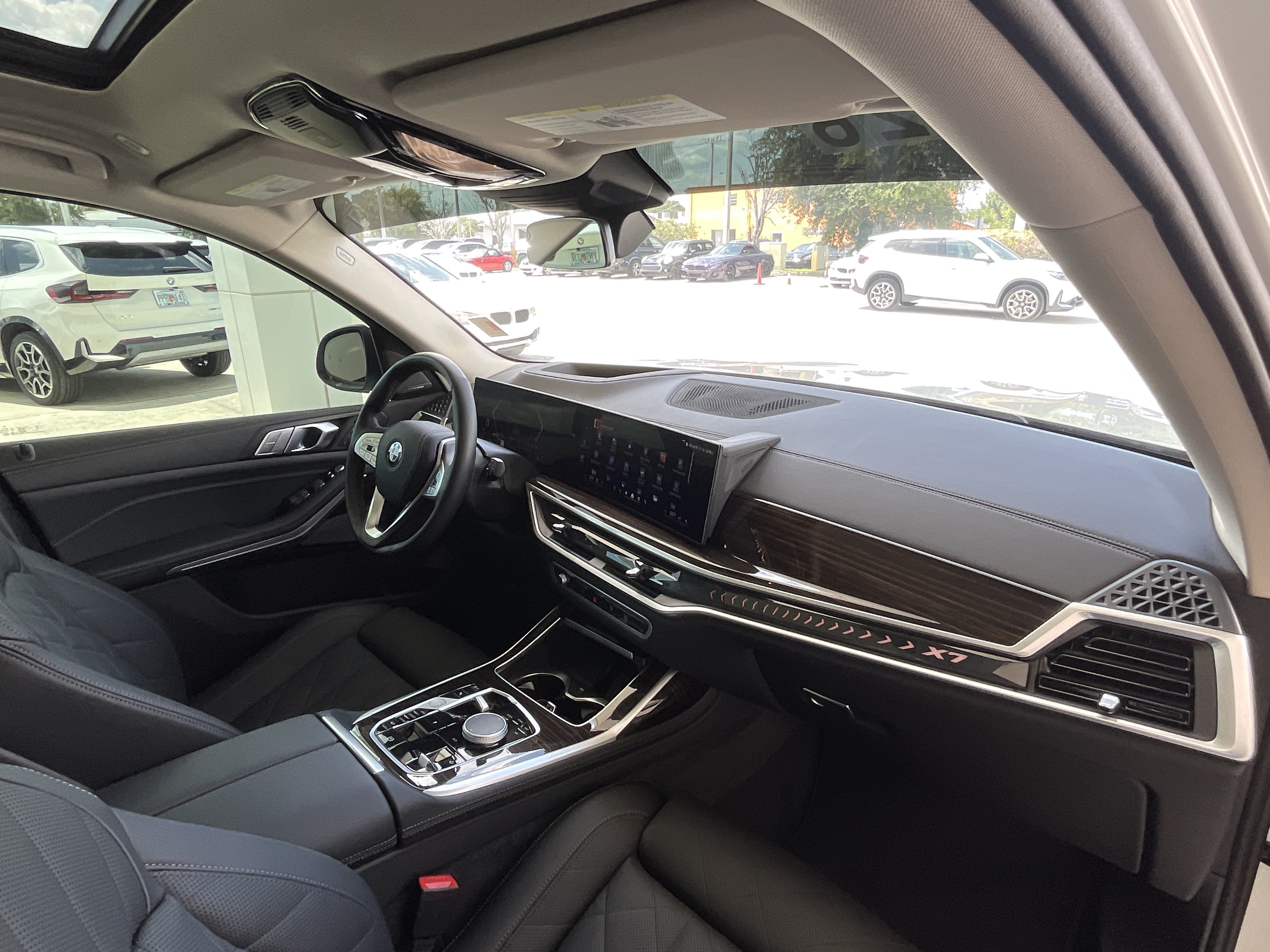 Used 2026 BMW X7 xDrive40i w/ Premium Package AWD/4WD image 21