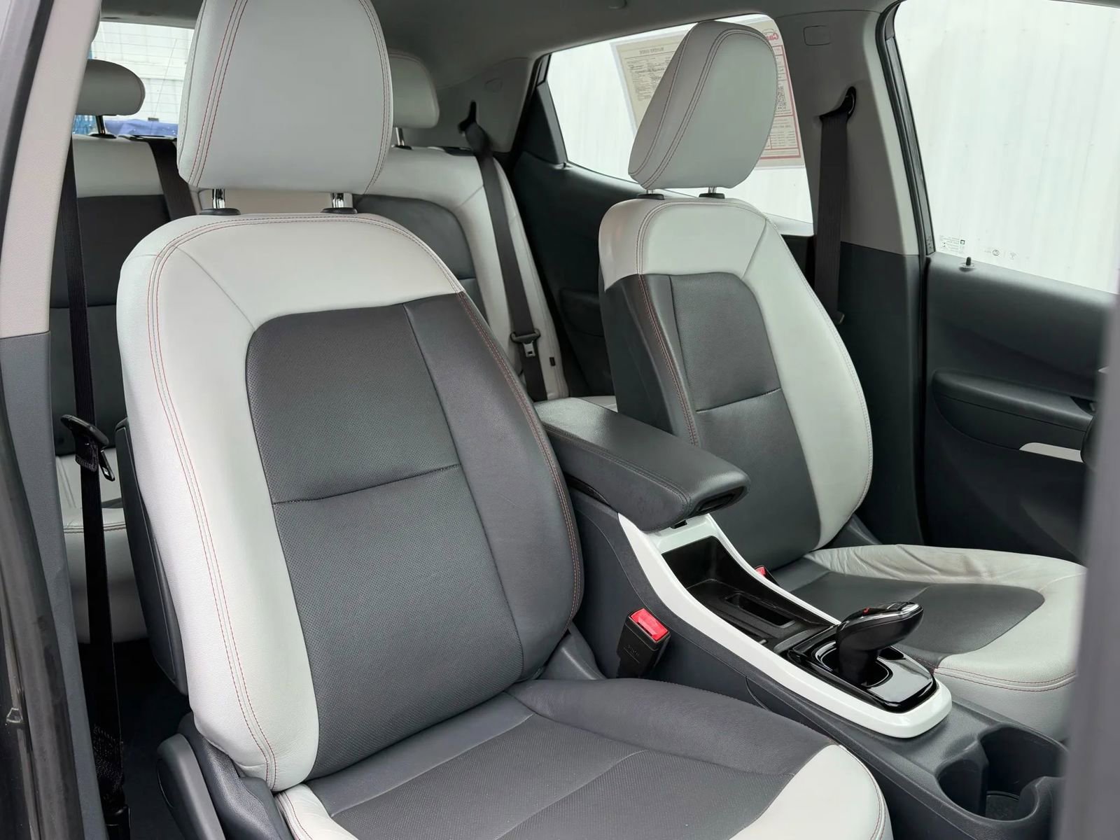 Used 2017 Chevrolet Bolt Premier w/ Driver Confidence II Package image 22