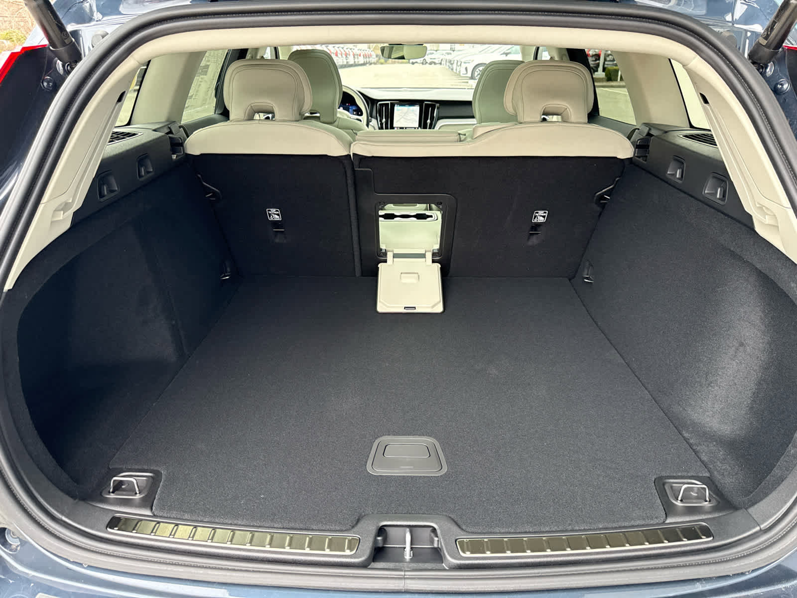 New 2026 Volvo V60 B5 Cross Country Plus w/ Protection Package Premier image 19