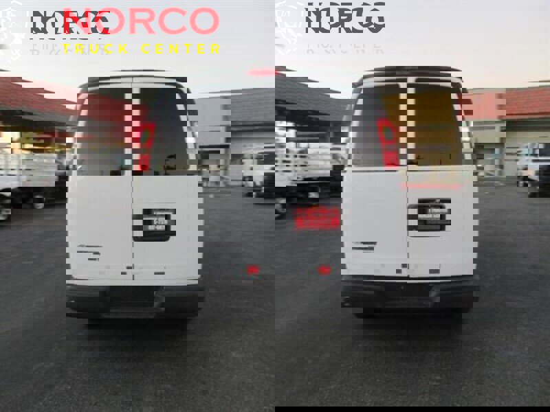 Used 2016 Chevrolet Express 2500 image 3