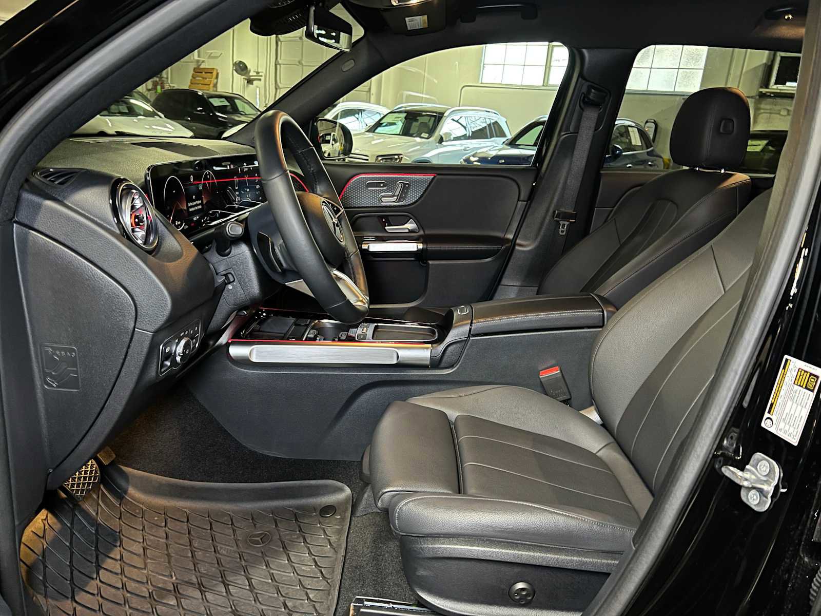 Certified 2025 Mercedes-Benz GLB 250 4MATIC image 22