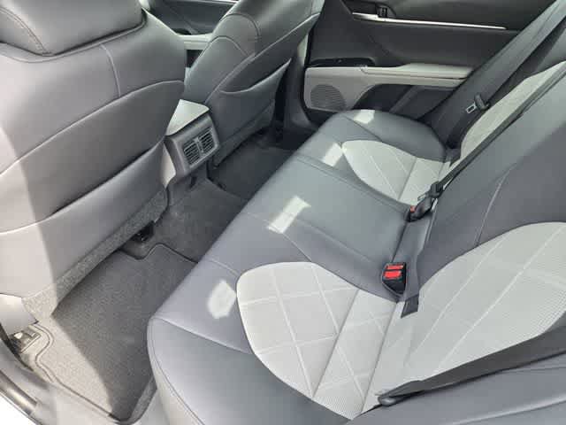 Used 2019 Toyota Camry XLE FWD image 12