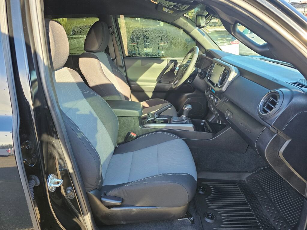 Used 2023 Toyota Tacoma TRD Off-Road image 12