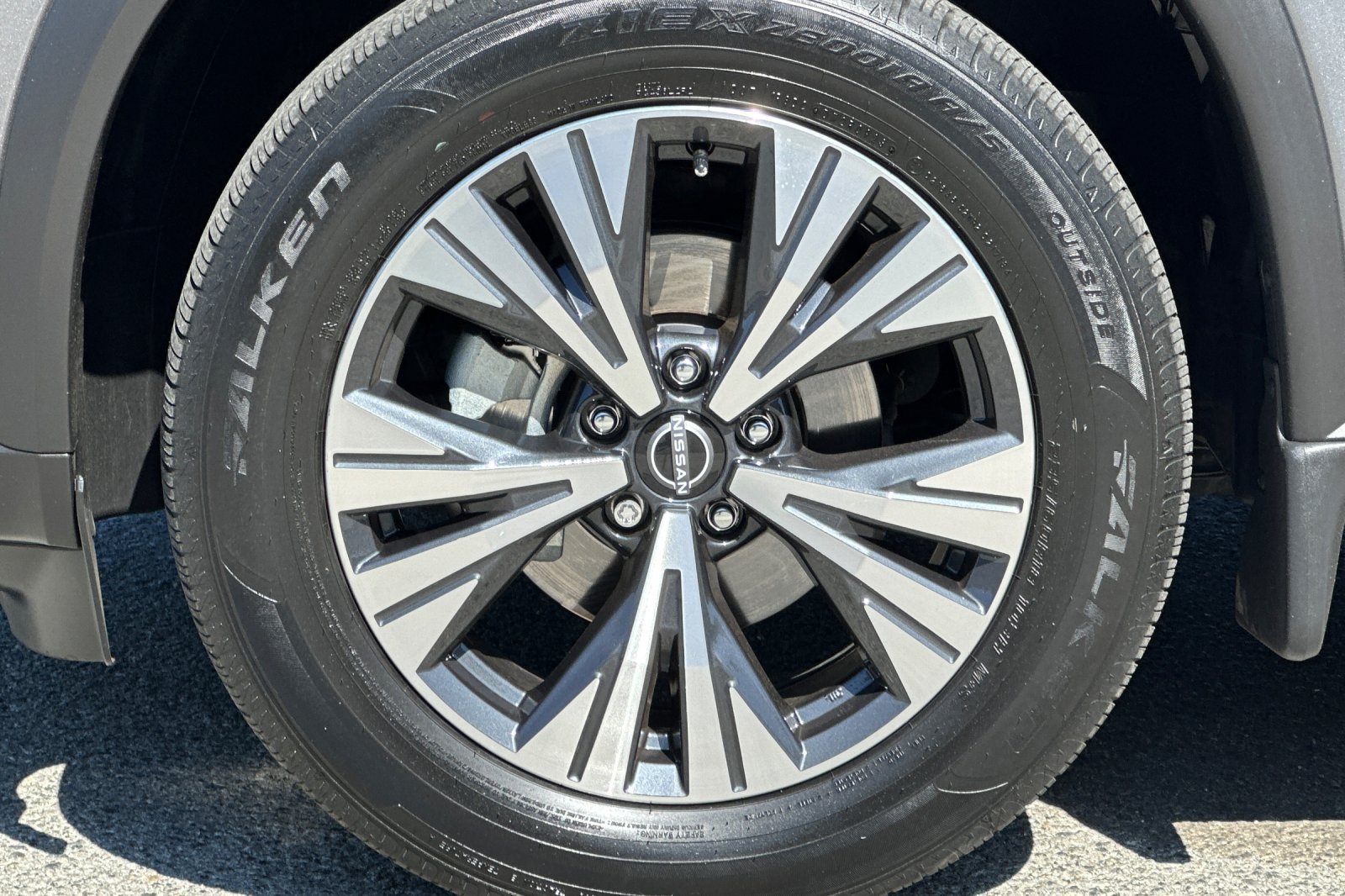 Used 2023 Nissan Rogue SV w/ SV Premium B Package FWD image 26