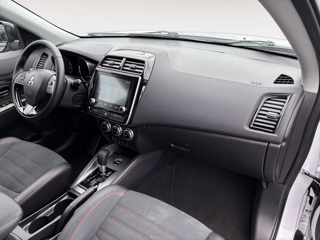 Used 2025 Mitsubishi Outlander Sport SE AWD/4WD image 26