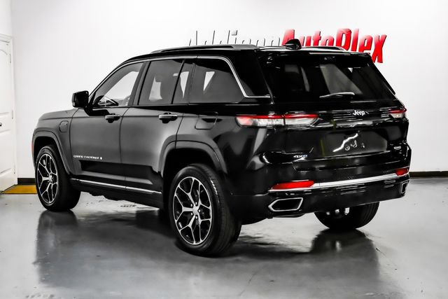 Used 2022 Jeep Grand Cherokee Summit AWD/4WD image 16