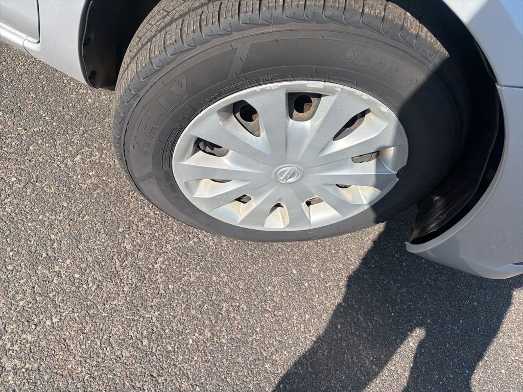 Used 2018 Nissan Versa SV image 9