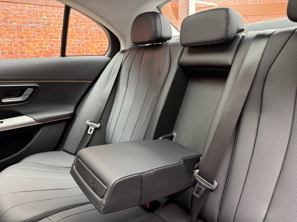 Used 2026 Mercedes-Benz E 350 4MATIC Sedan image 12
