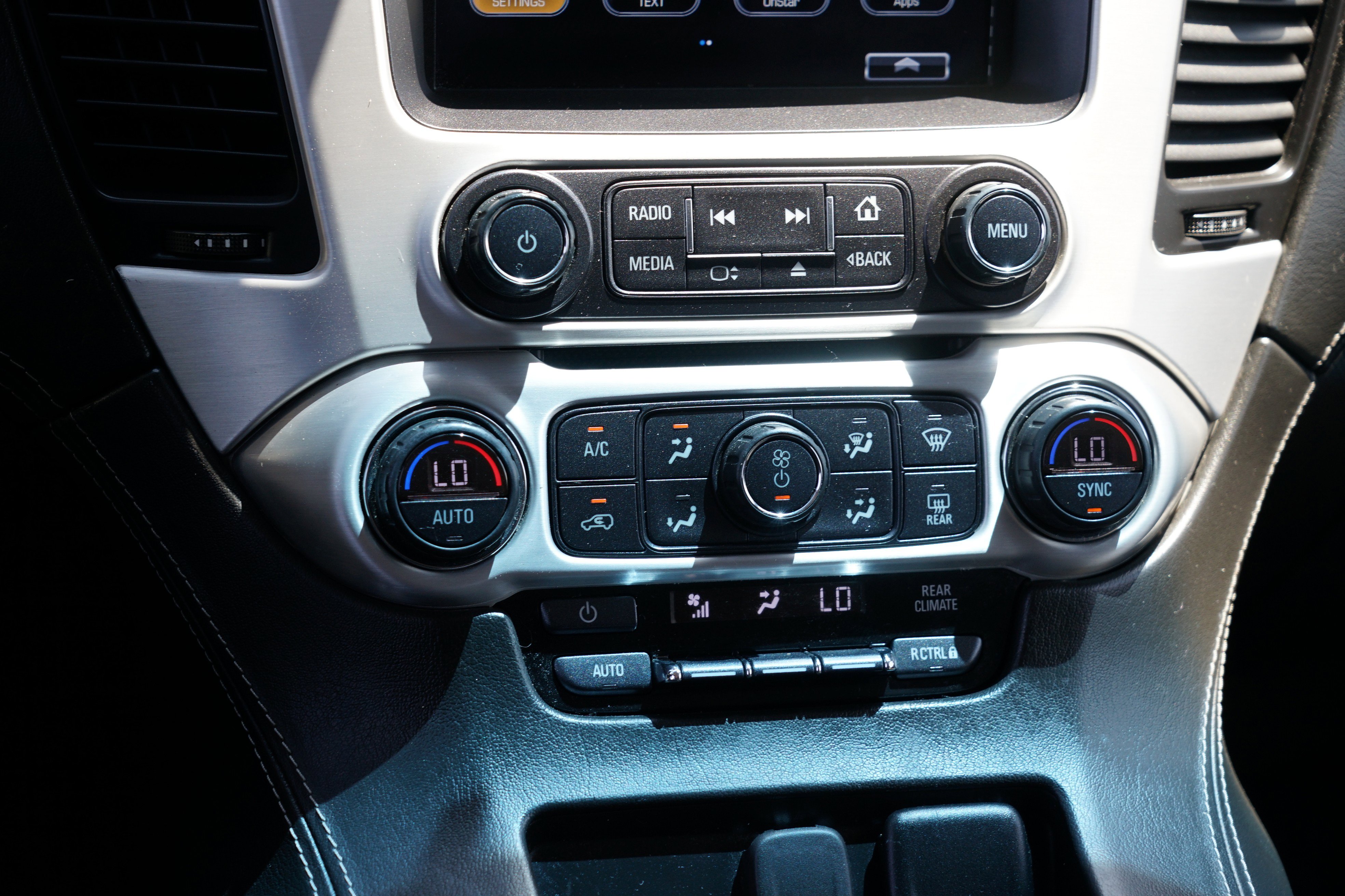 Used 2019 GMC Yukon XL SLE w/ SLE Value Package image 27