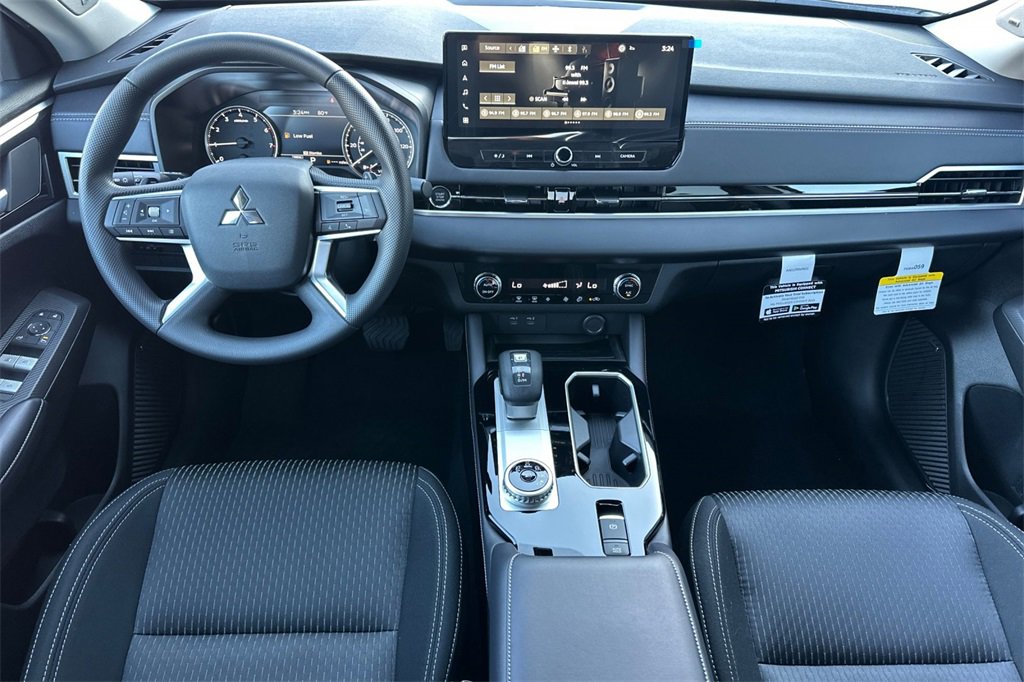 New 2025 Mitsubishi Outlander ES image 14
