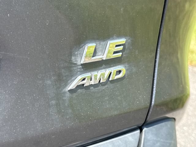 Used 2021 Toyota RAV4 LE AWD/4WD image 17