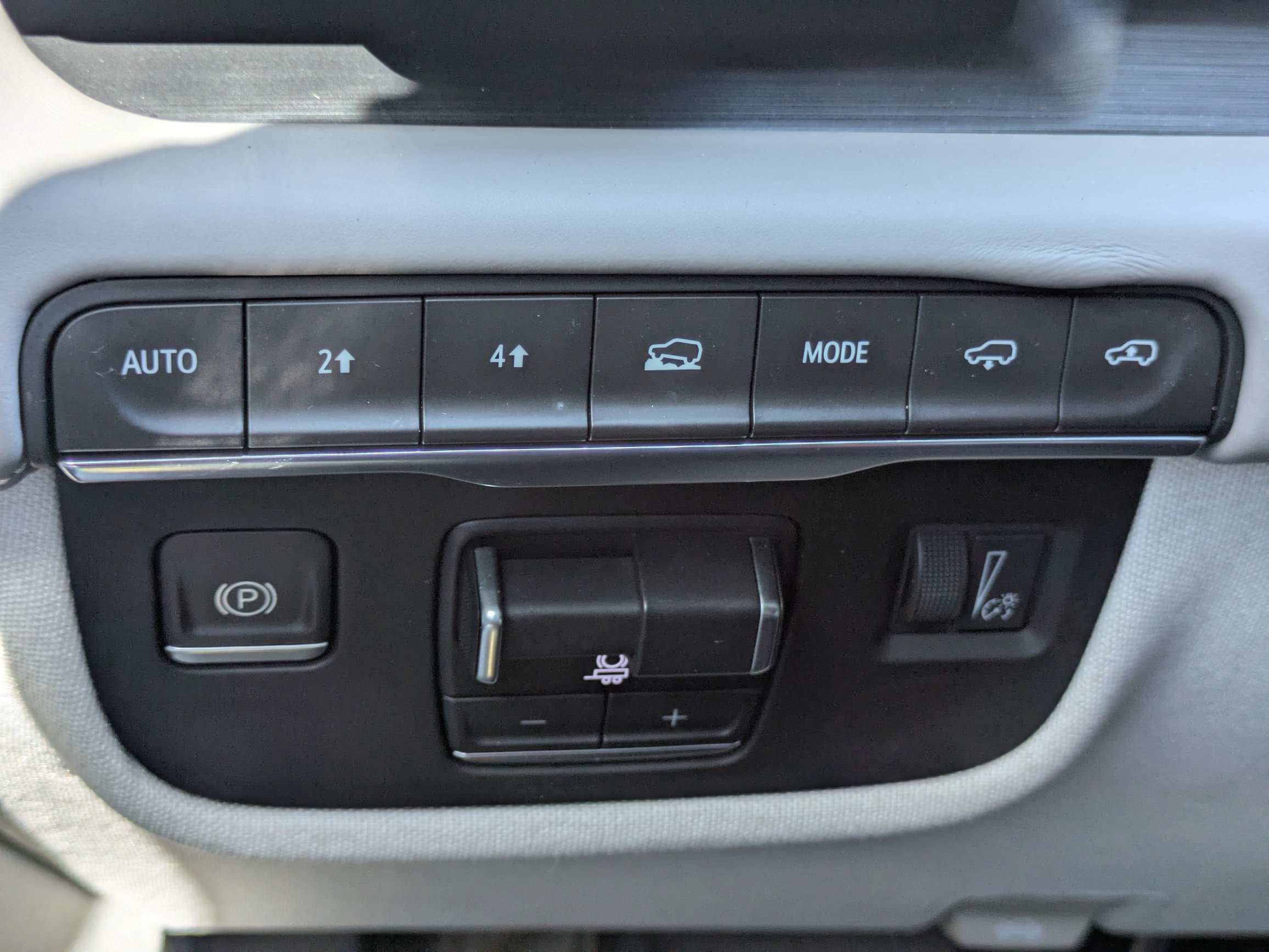 Certified 2023 Cadillac Escalade ESV Sport Platinum w/ LPO, ONYX Package AWD/4WD image 17