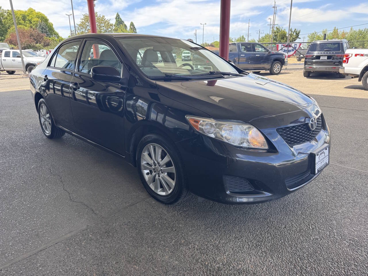 Used 2010 Toyota Corolla LE FWD image 5