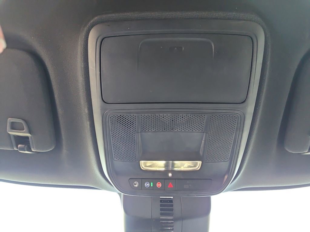 Used 2024 GMC Acadia Elevation image 23