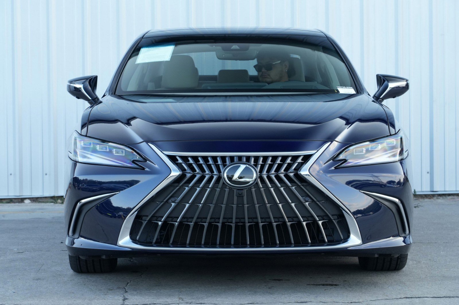 Used 2025 Lexus ES 350 Ultra Luxury w/ Accessory Package (Z1) image 7