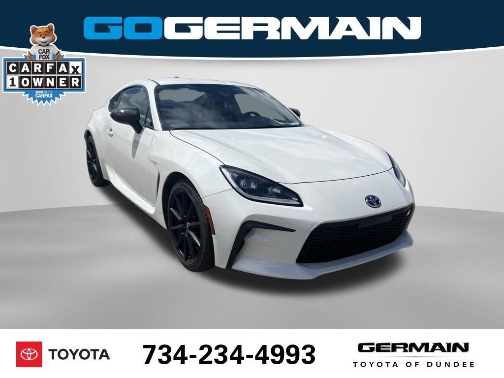 Used 2024 Toyota GR86 Premium RWD image 4