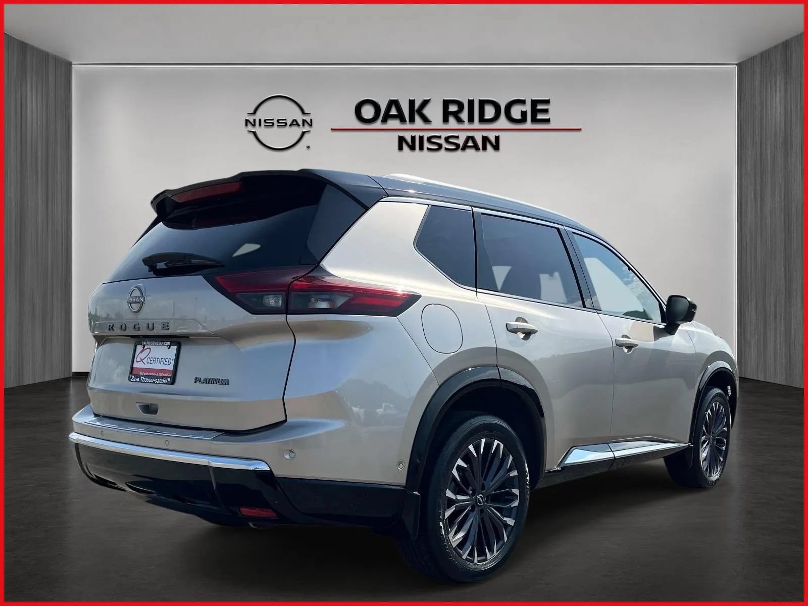 Used 2025 Nissan Rogue Platinum w/ Tech Package FWD image 3