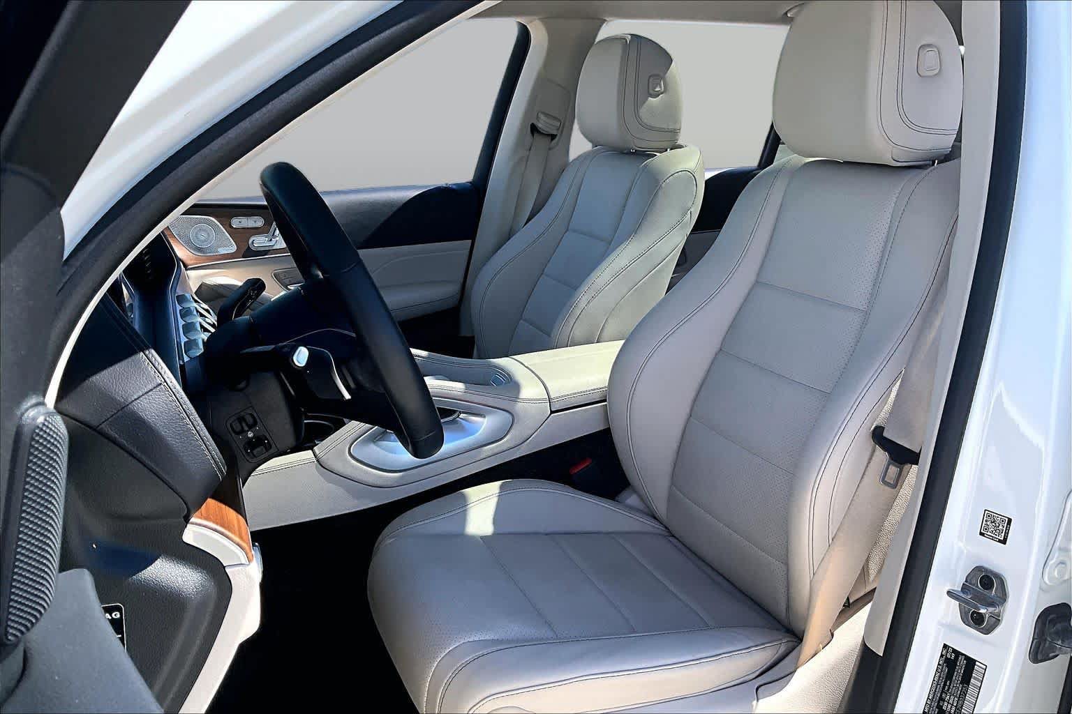 Used 2024 Mercedes-Benz GLS 450 4MATIC image 7