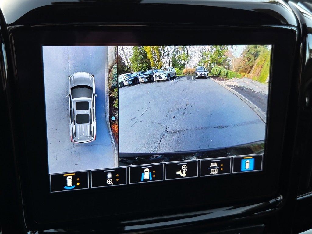 Used 2022 Chevrolet Traverse Premier w/ Redline Edition image 26