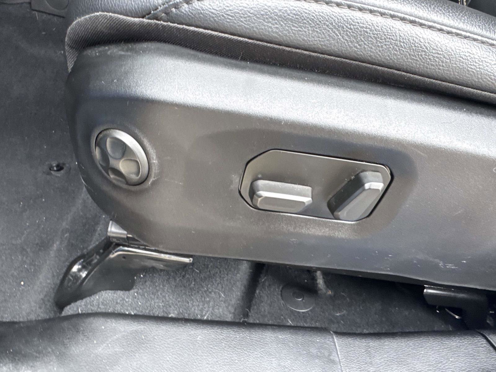 Used 2024 Jeep Wrangler Unlimited Sahara w/ Safety Group image 22