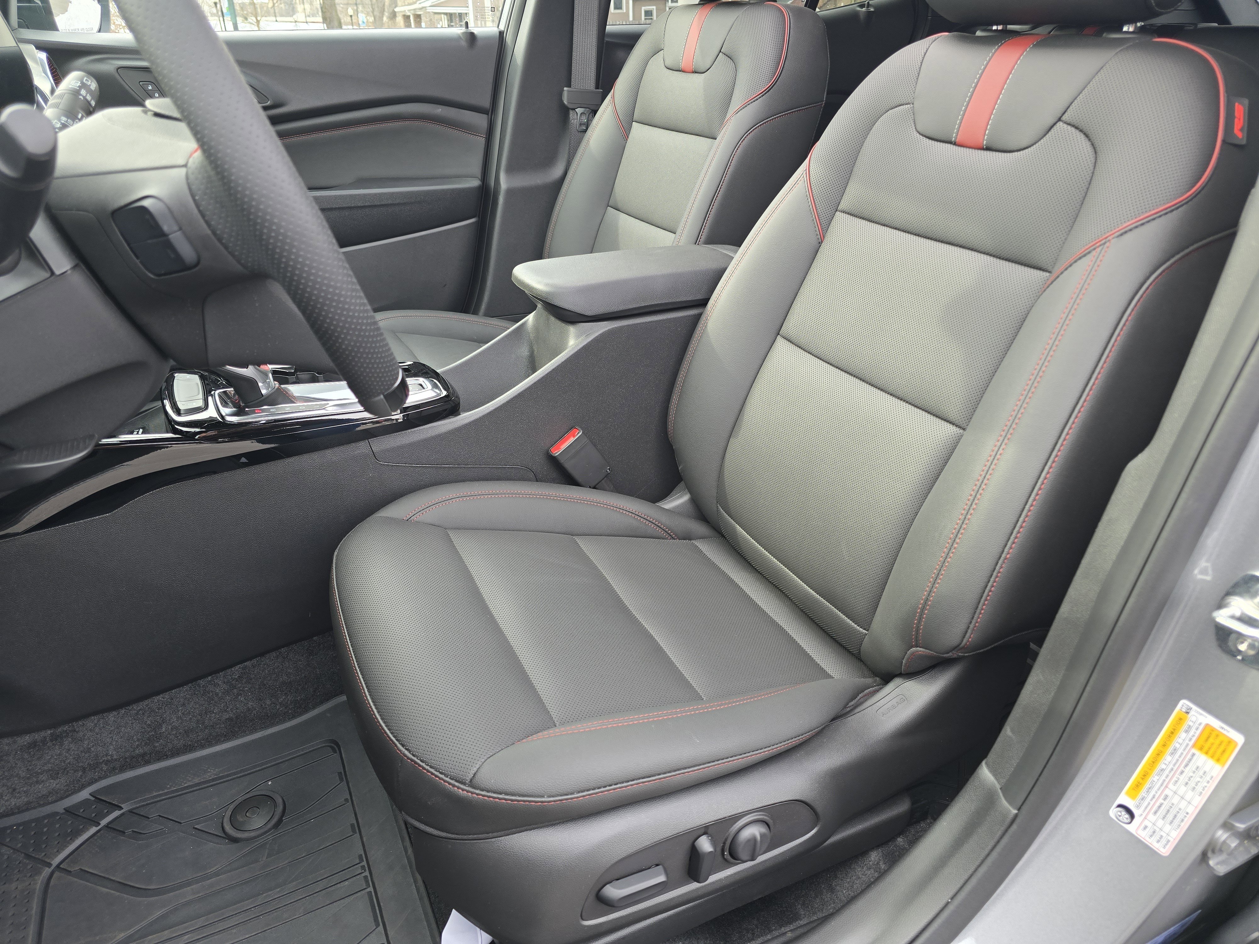 Used 2025 Chevrolet Trax RS w/ Sunroof Package image 31