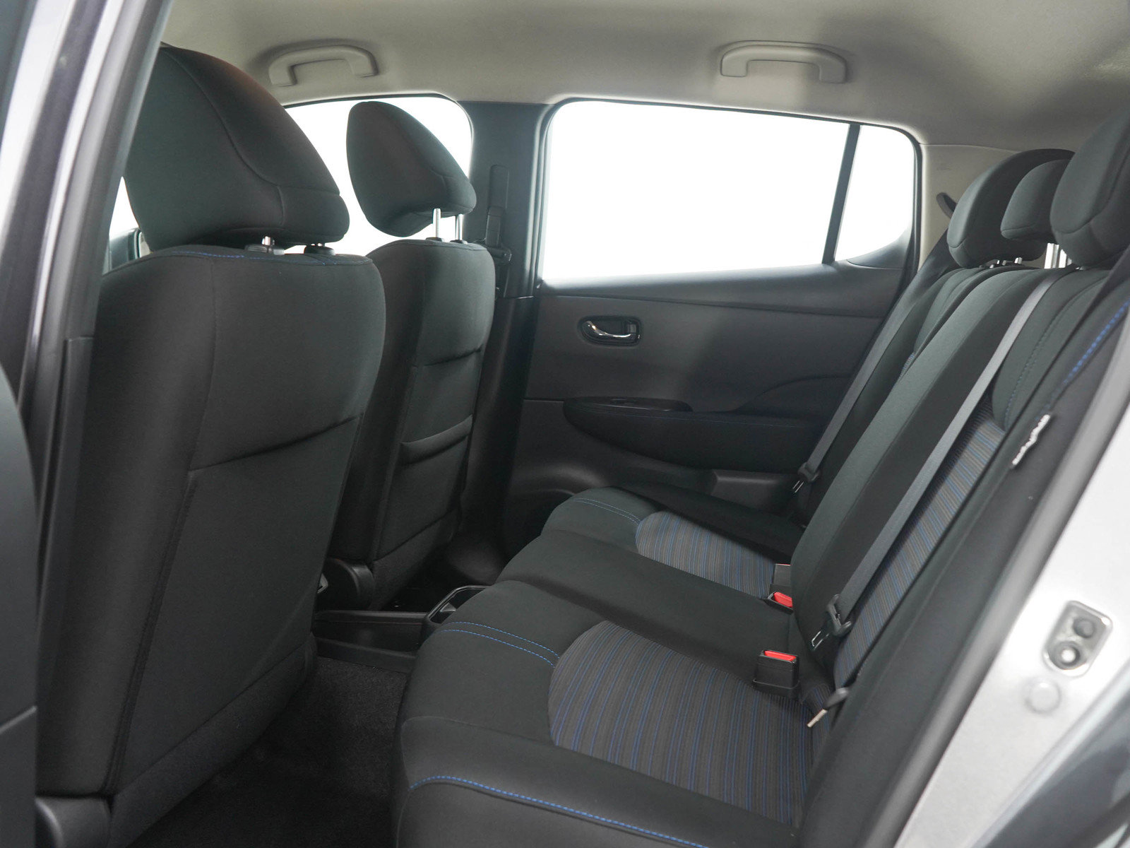 Used 2025 Nissan Leaf S FWD image 14