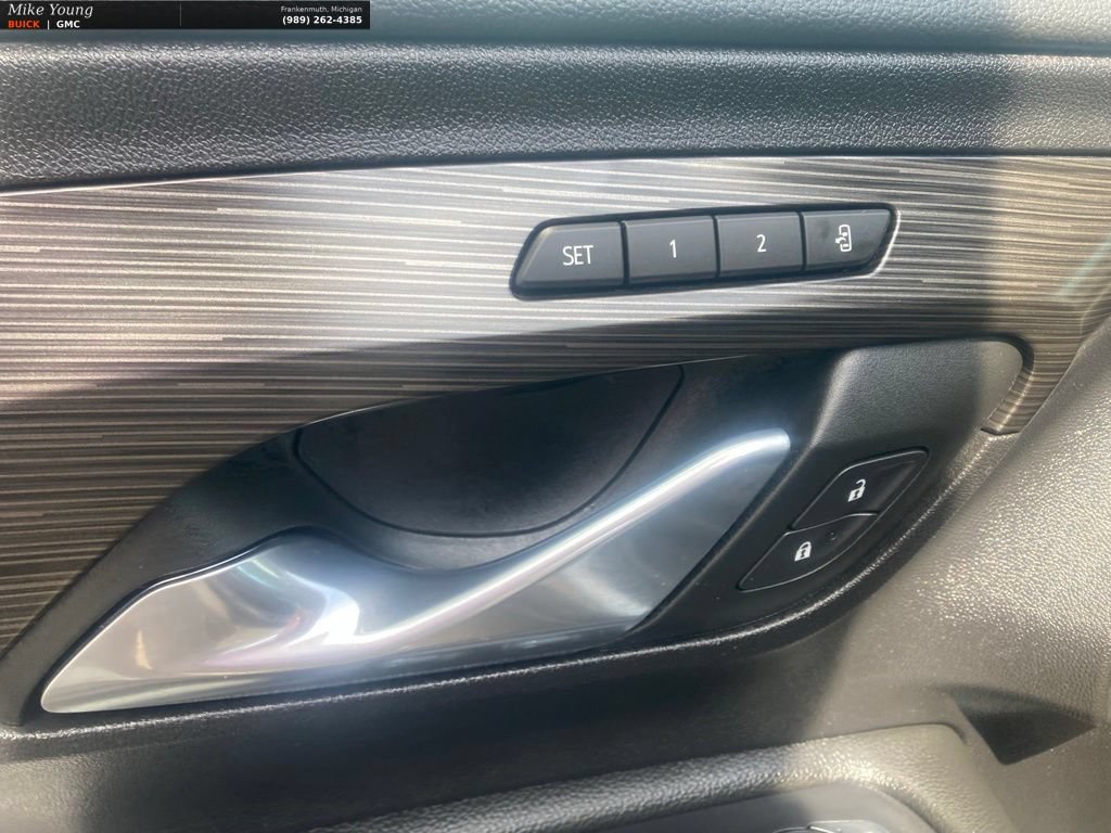 Used 2024 GMC Terrain SLT w/ Tech Package FWD image 20