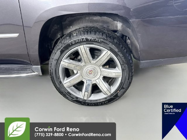Used 2017 Cadillac Escalade ESV Premium Luxury AWD/4WD image 38