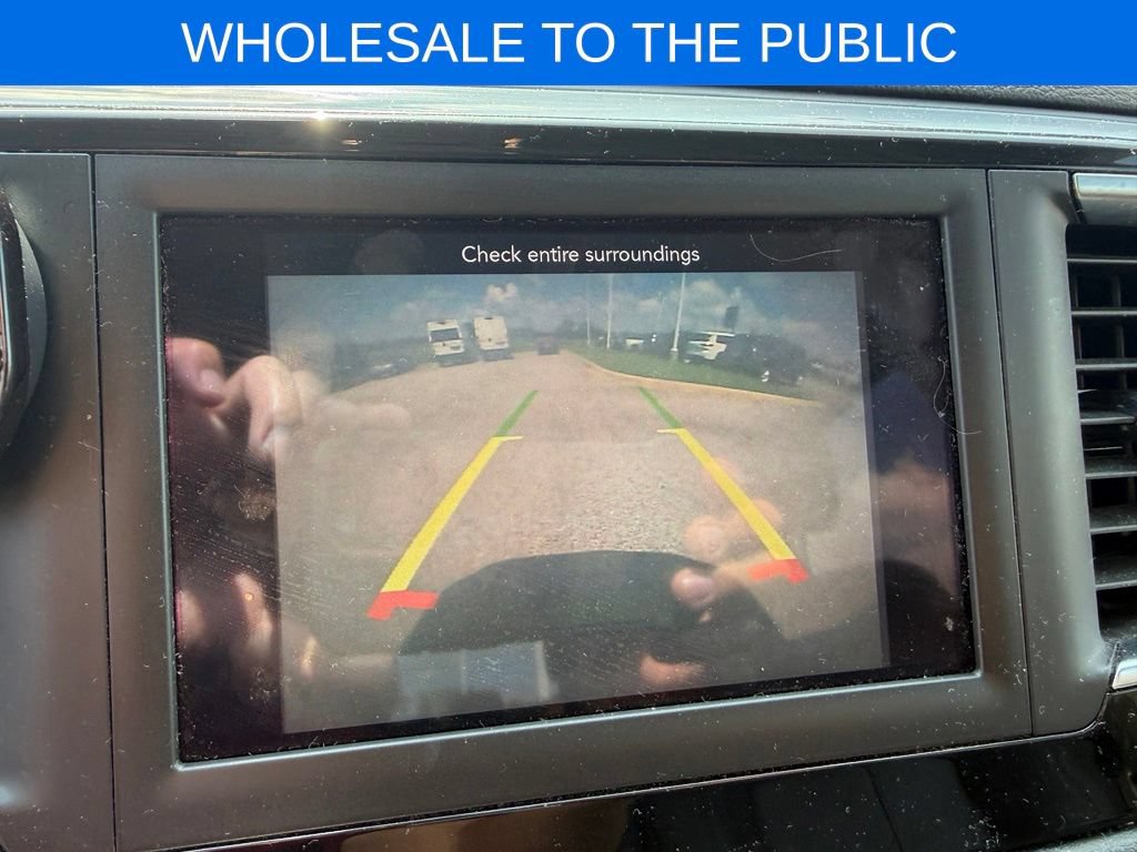 Used 2020 Chrysler Pacifica Touring-L FWD image 13
