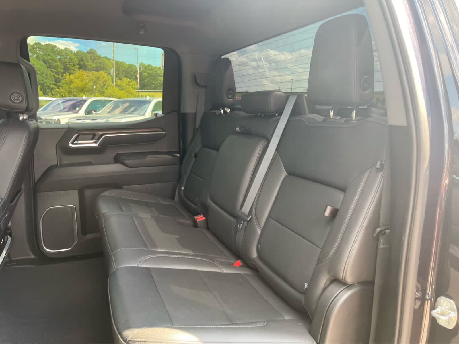 Used 2023 GMC Sierra 1500 SLT w/ SLT Premium Package AWD/4WD image 21