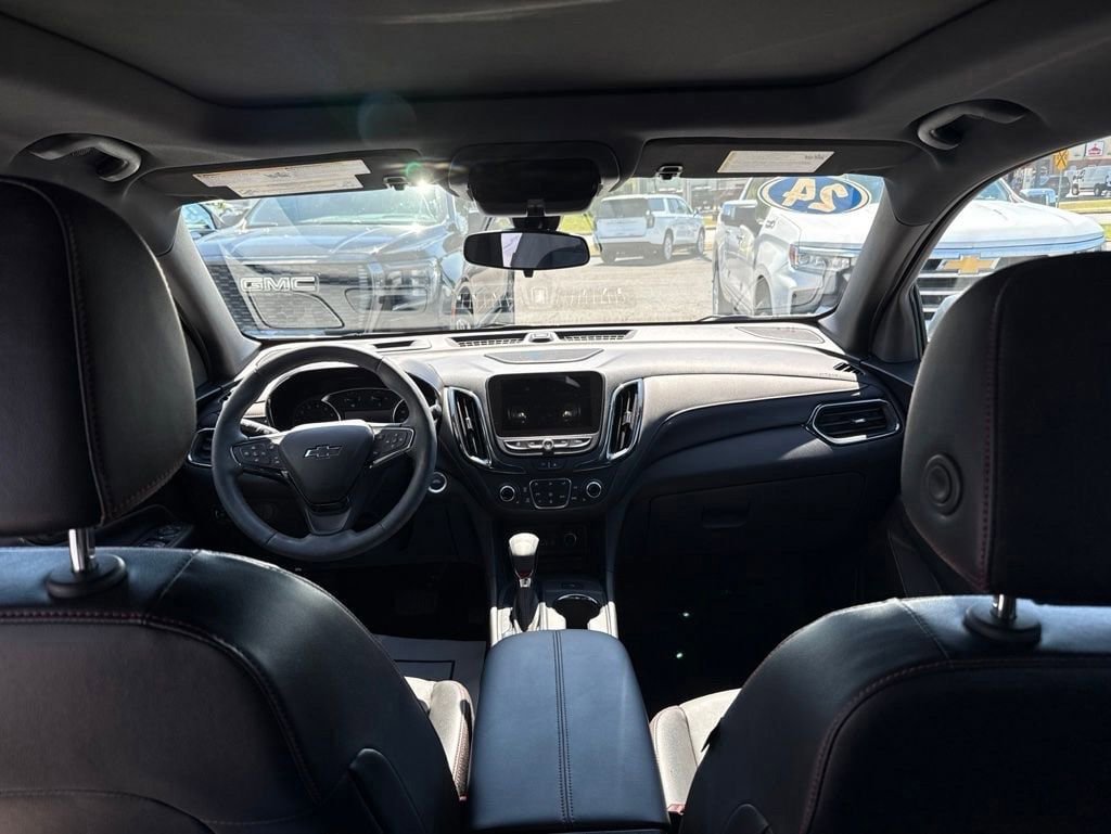 Used 2024 Chevrolet Equinox RS w/ RS Leather Package AWD/4WD image 32