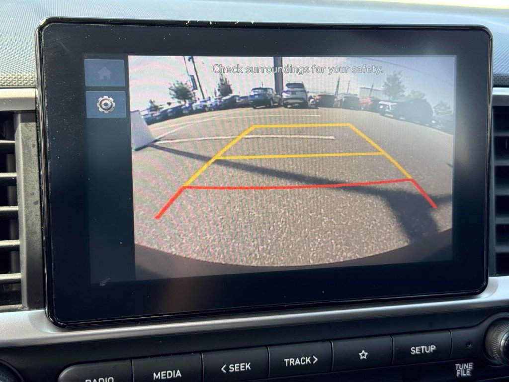 Used 2023 Hyundai Venue SEL FWD image 28