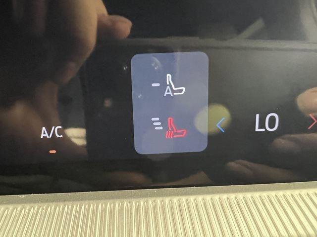 Used 2025 Ford Explorer ST-Line w/ Premium Package image 17