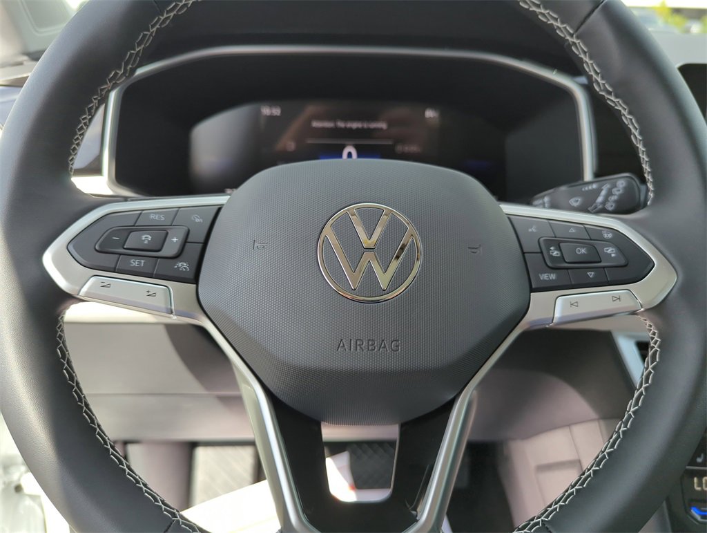 New 2025 Volkswagen Taos SE image 39
