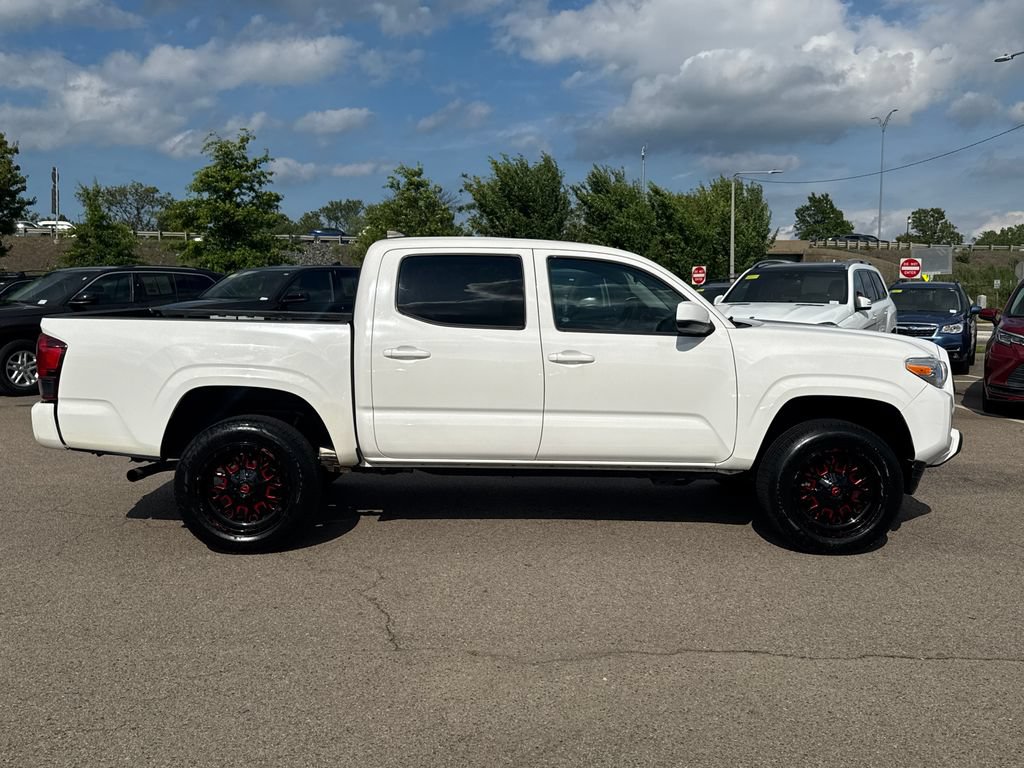 Used 2020 Toyota Tacoma SR AWD/4WD image 9