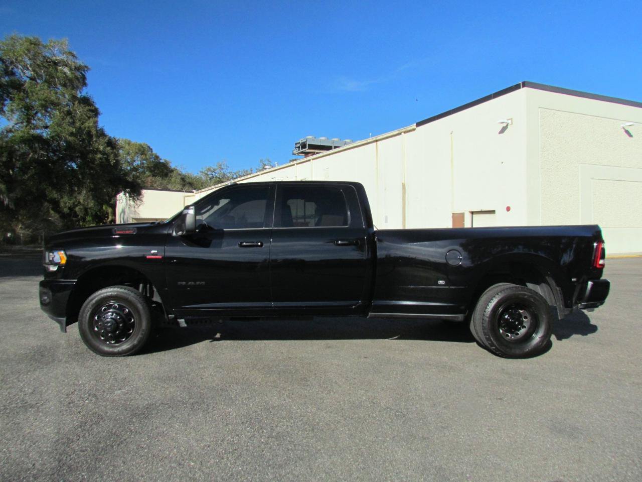 Used 2024 RAM 3500 Big Horn w/ Night Edition AWD/4WD image 8