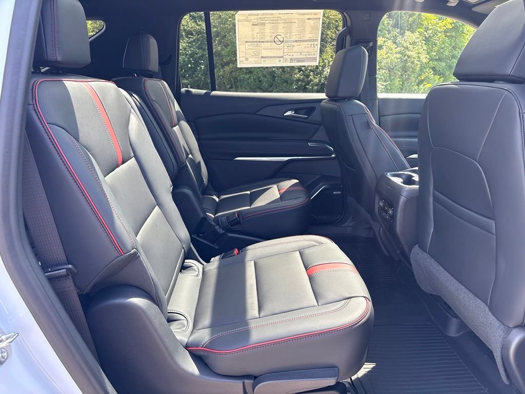 New 2027 Chevrolet Traverse RS w/ LPO, Floor Liner Package AWD/4WD image 50